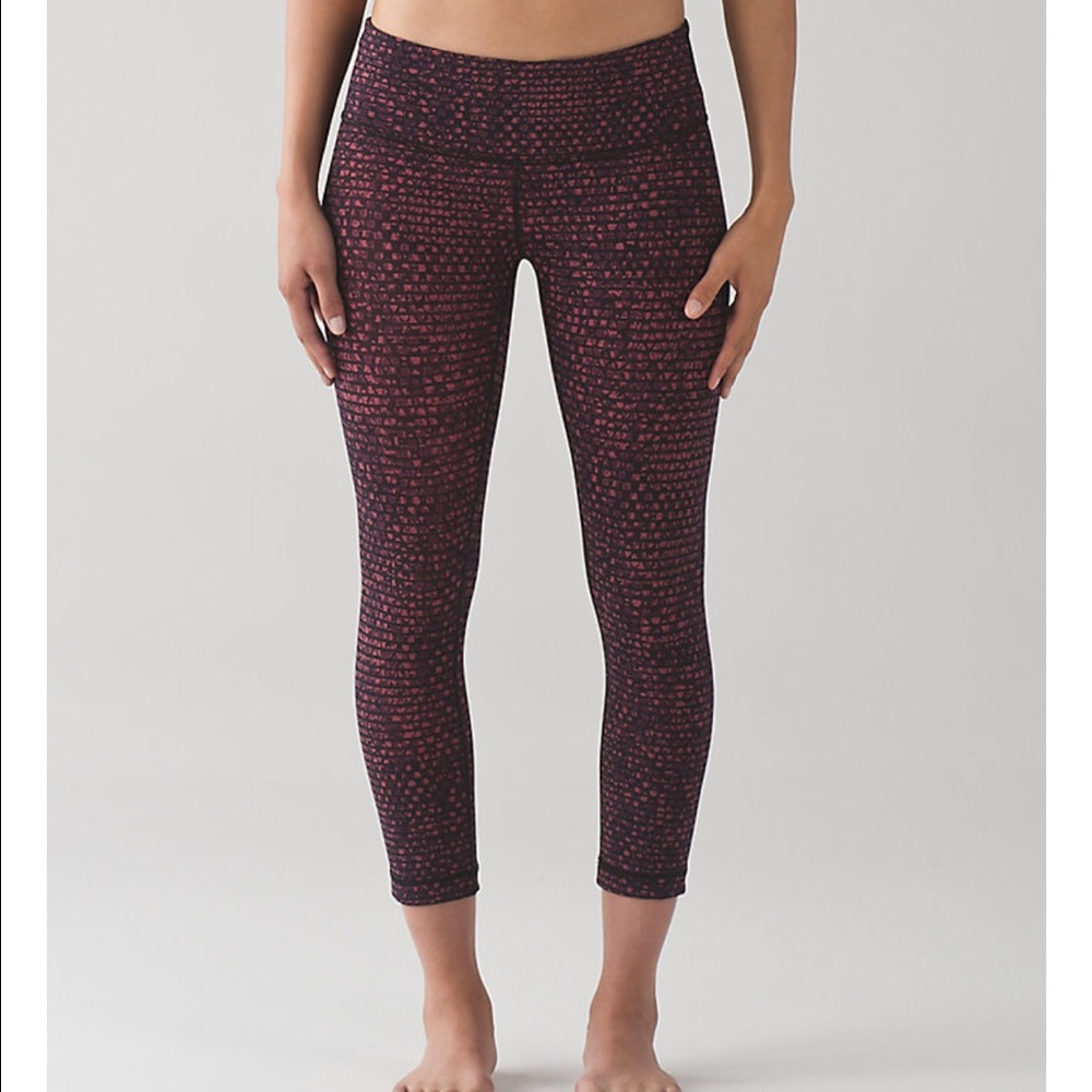 Lululemon Wunder Under Crop III