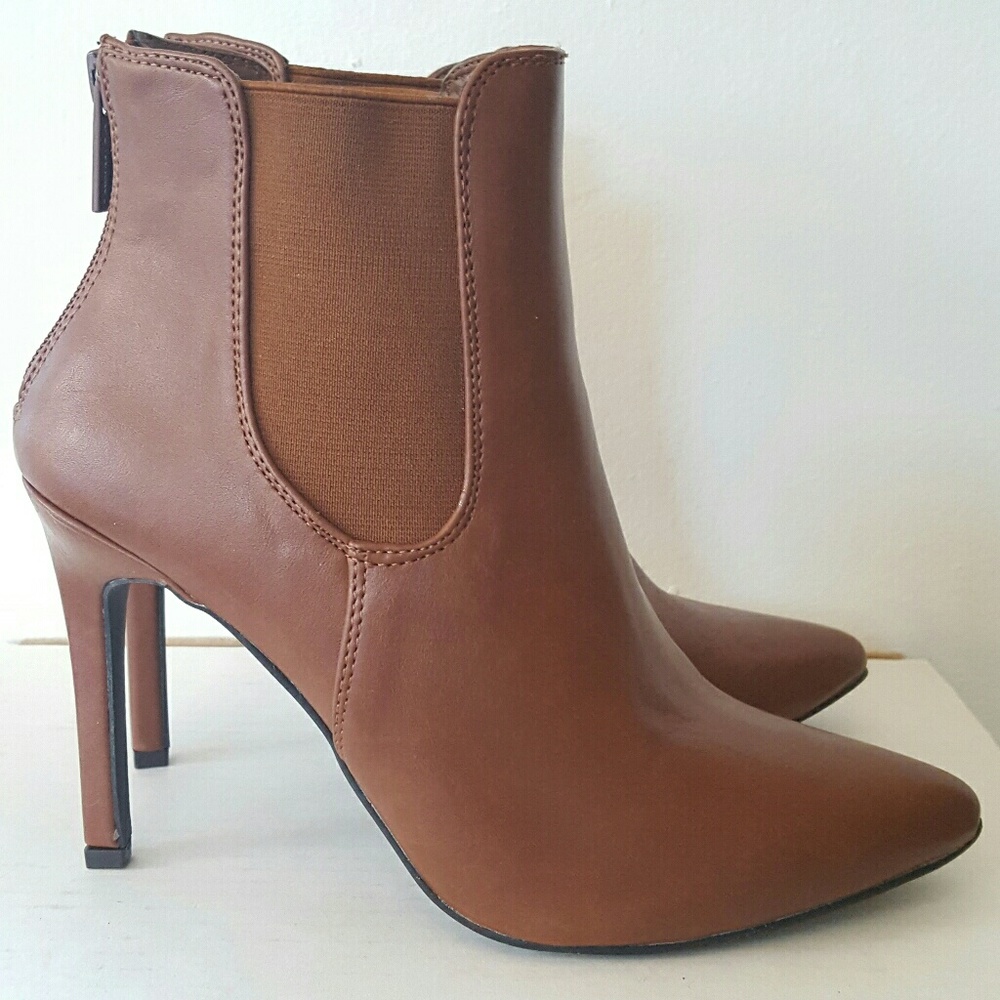 Tan Heeled Bootie Sz 8