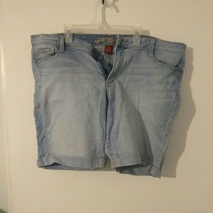 Size 19 Arizona jean shorts acid wash