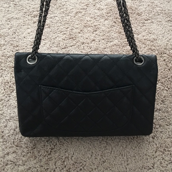 ❌SOLD❌ Authentic Chanel Reissue 2.55 Size 226 - Picture 2 of 8