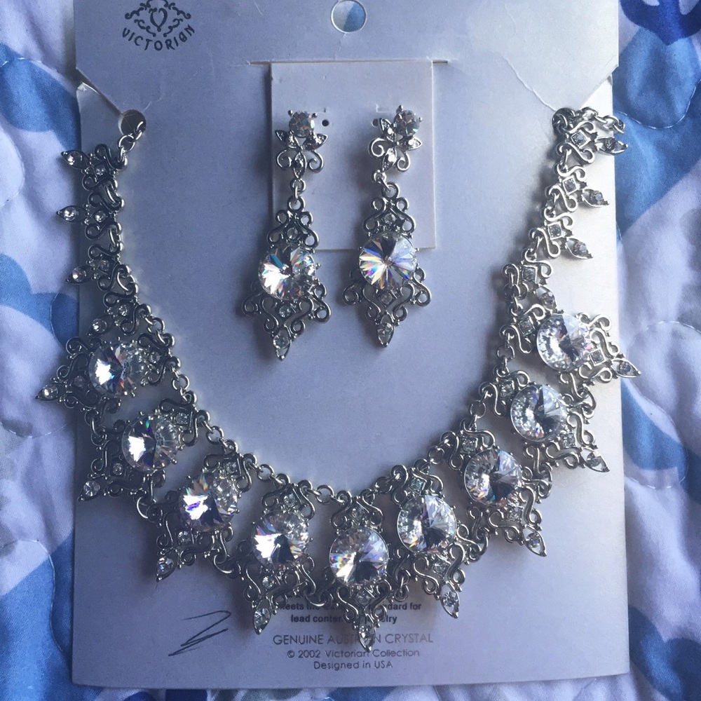 Silver necklace and earrings set