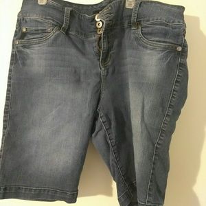 Torrid jegging shorts size 16