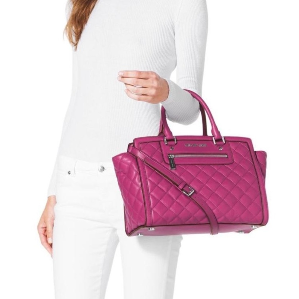 Michael Kors Selma Large Quilted leather w/ strap