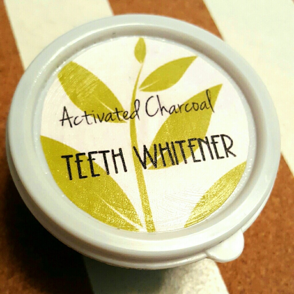Activated Charcoal Teeth Whitener