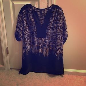 BCBGMaxazria short sleeve blouse. Black and Tan BCBGMaxazria short sleeve blouse. Black and Tan