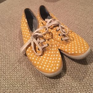 Yellow polk a dot keds