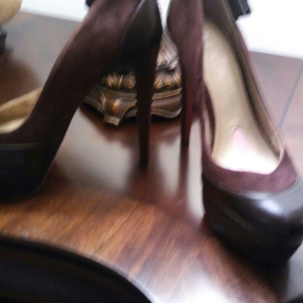 Shoes - Picture 3 of 6