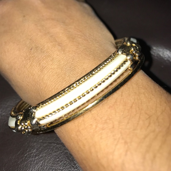 2 bracelets - Picture 2 of 2