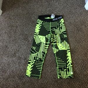 Nike pro capris