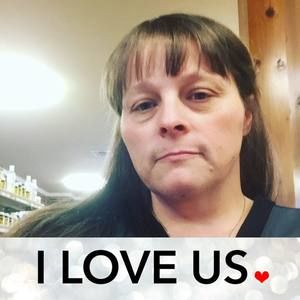 Meet your Posher, Leona