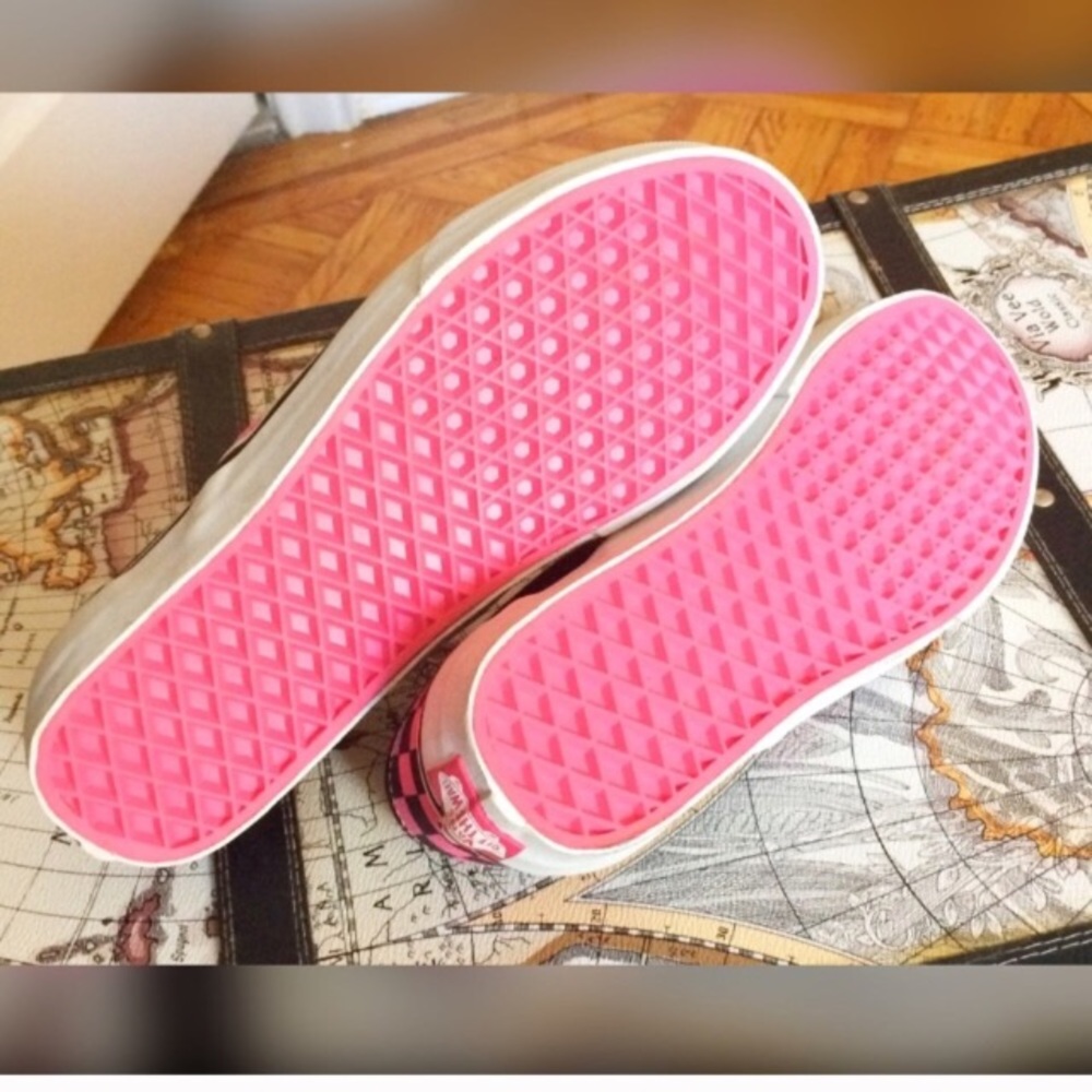 Back in 🚨🆕 Vans off the wall checker sneakers - Picture 5 of 5