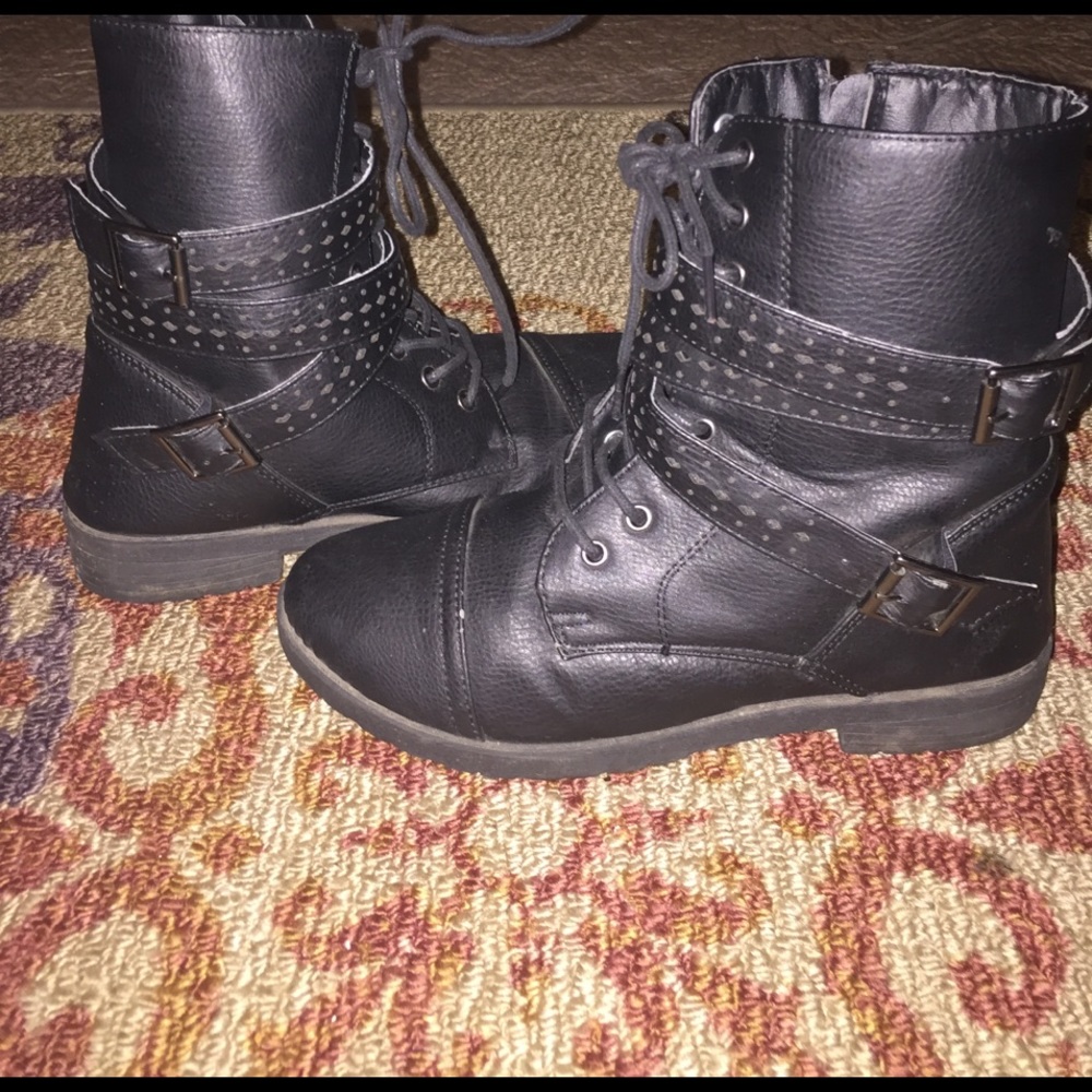 Sold!!!!!Womens boots