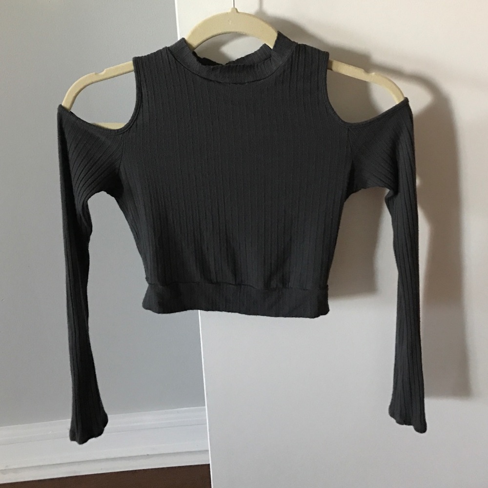 Shoulder cut out crop top