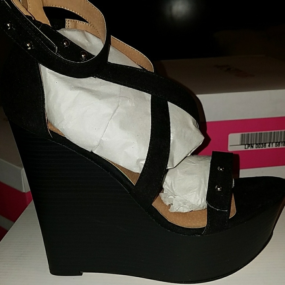 Nice wedges make offer