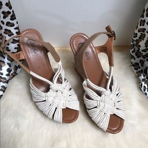 Candies cord wedges