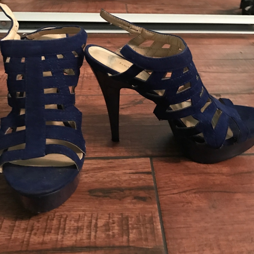 Navy blue heels