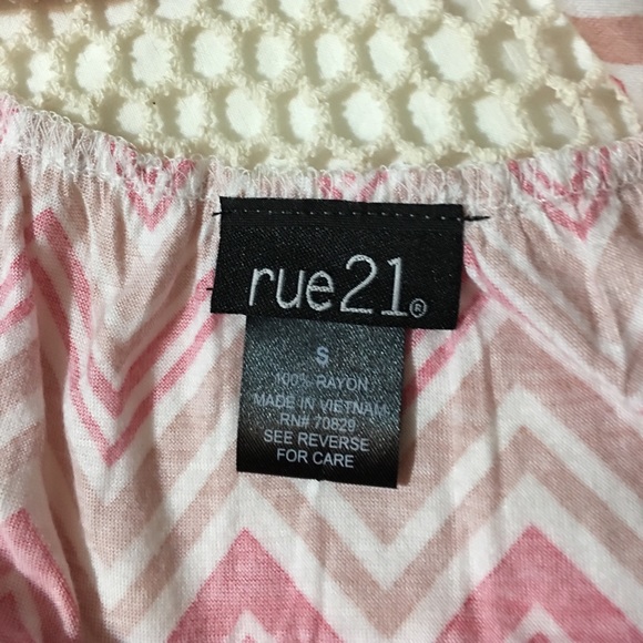 Lacy Spring Blouse - Picture 2 of 3