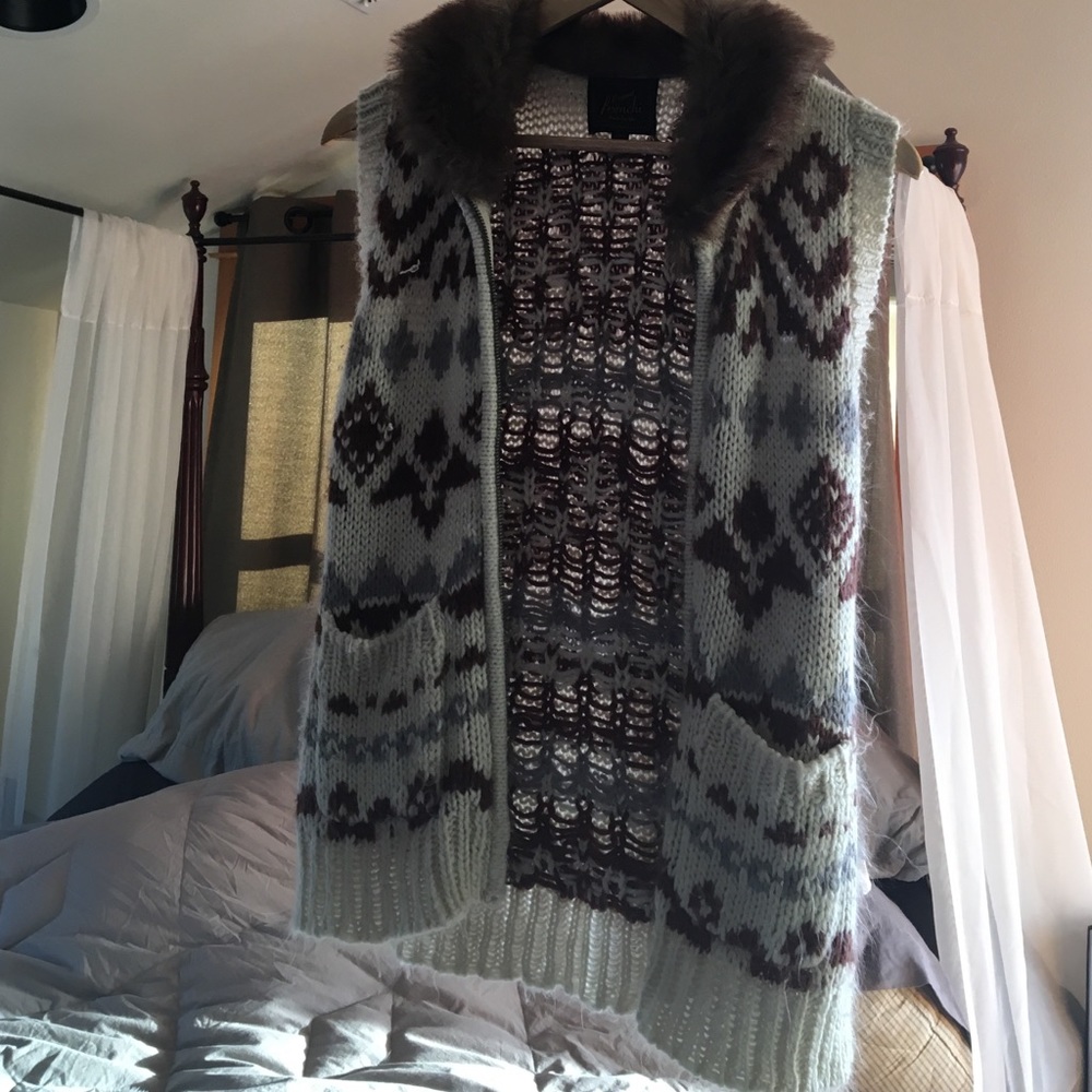 Sweater vest