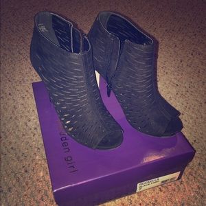 💥Brand New Madden Girl Black Heels