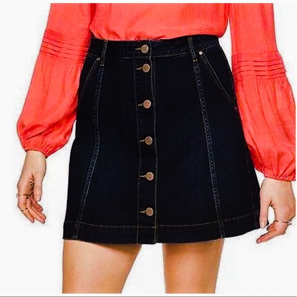 LC Lauren Conrad Dresses & Skirts - LAUREN CONRAD DARK WASH DENIM BUTTON FRONT SKIRT