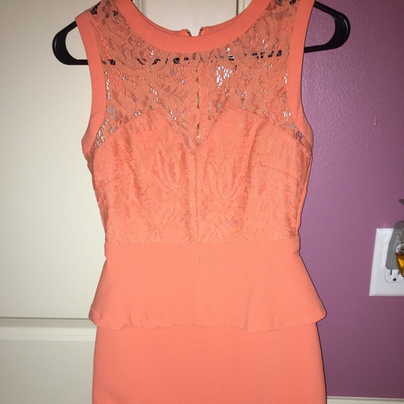 Coral Gianni Bini Dress - Picture 1 of 3