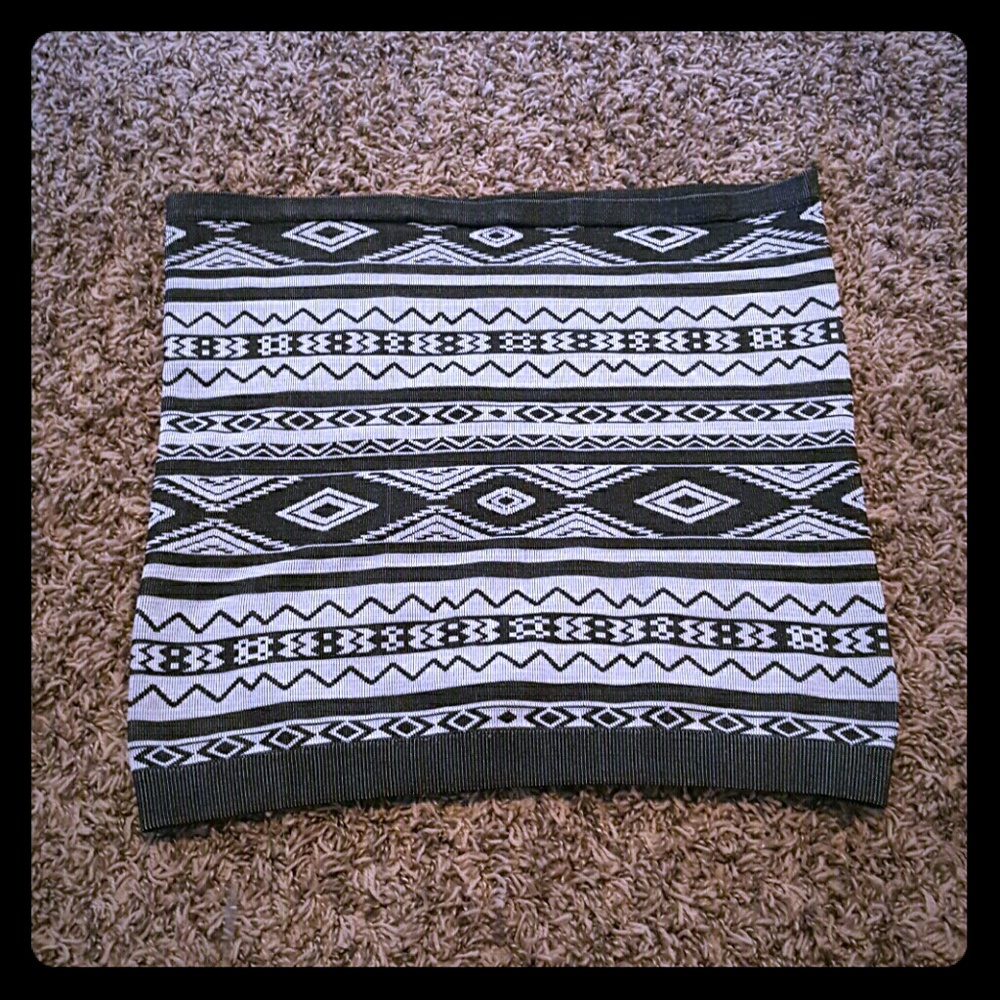Aztec mini skirt