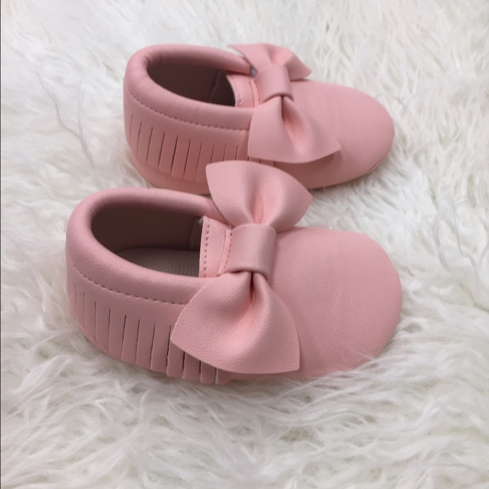️️SOLD BRAND NEW LIGHT PINK BABY MOCCASINS