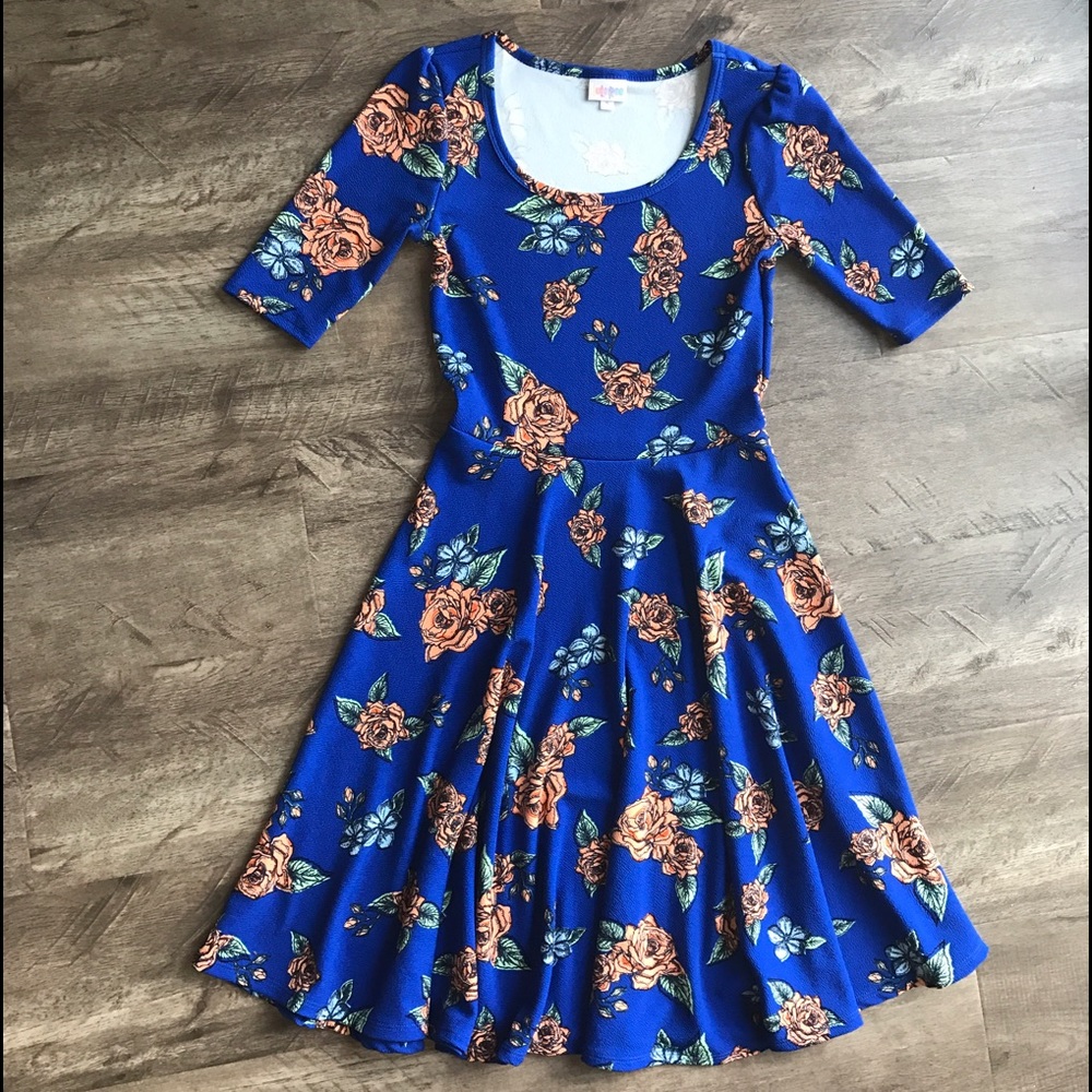 LULAROE Beautiful Floral Nicole Dress!!