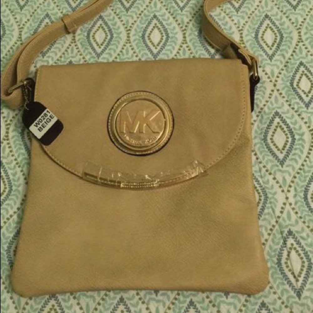 !SOLD! Brand NWT Michael Kors crossbody bag
