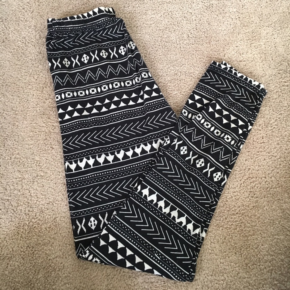 Aztec pattern leggings
