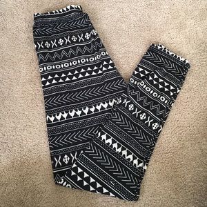 Aztec pattern leggings