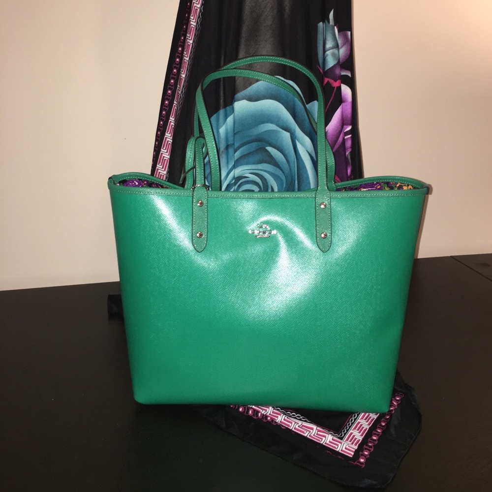 Dress💋💋 - Picture 2 of 5