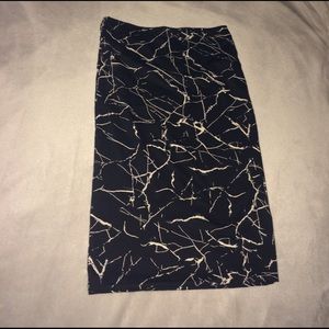 Black skirt w design