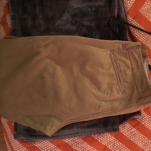 Men's 34/34 American Eagle Khaki pants