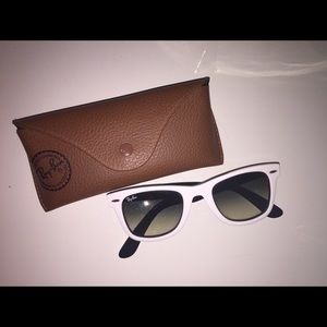 White Ray-Ban wayfarer