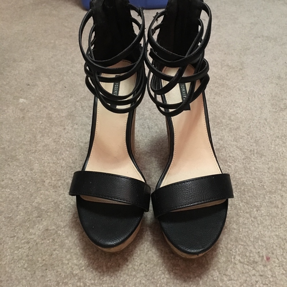 Black wedges