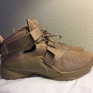 Lebron soldier 9 xi desert camo rare sz 12.5