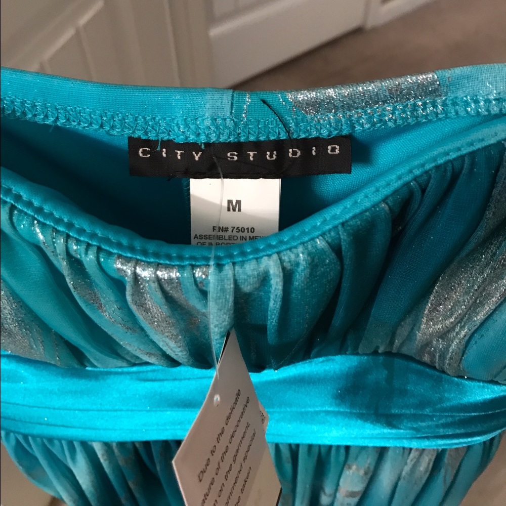 Dress - Picture 2 of 3