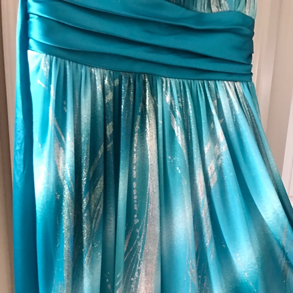 Dress - Picture 3 of 3