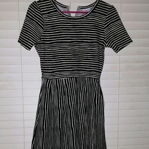 NWOT size medium Lularoe black and white Amelia