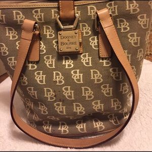 Dooney & Bourke tote
