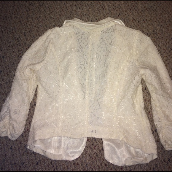 Cream Lace Blazer - Picture 3 of 5