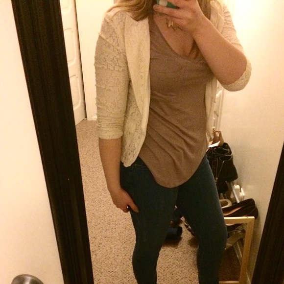 Cream Lace Blazer - Picture 5 of 5