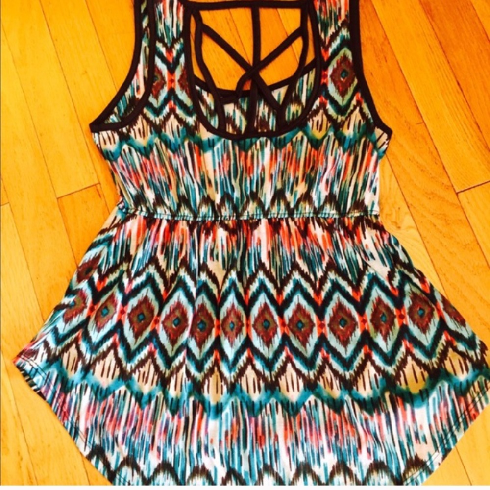 Buckle Aztec Top - Picture 2 of 2