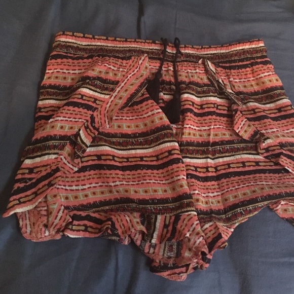 Patterned Shorts - Picture 3 of 3