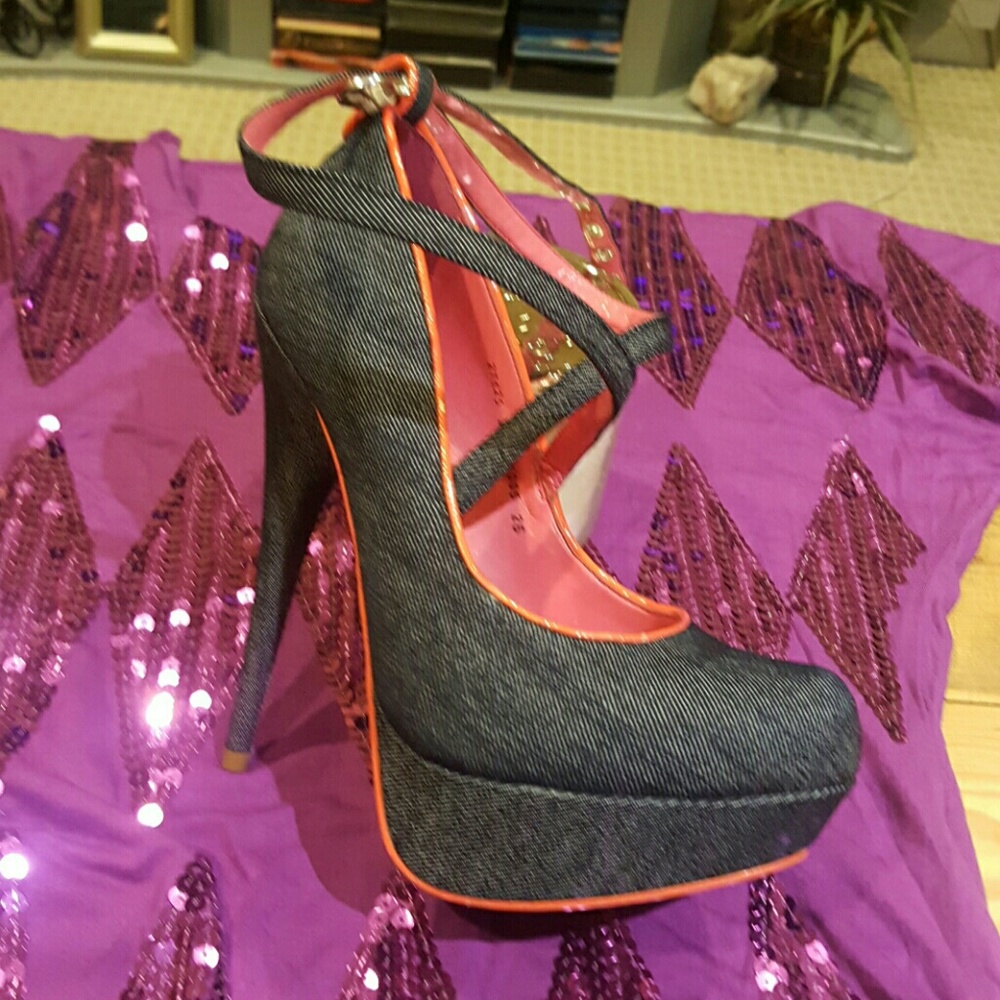 Lady's shoes - Picture 2 of 4