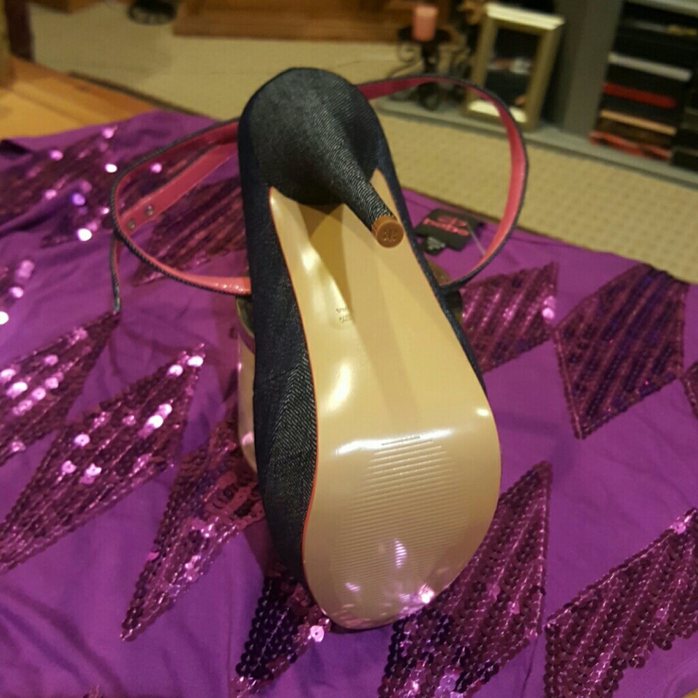 Lady's shoes - Picture 3 of 4