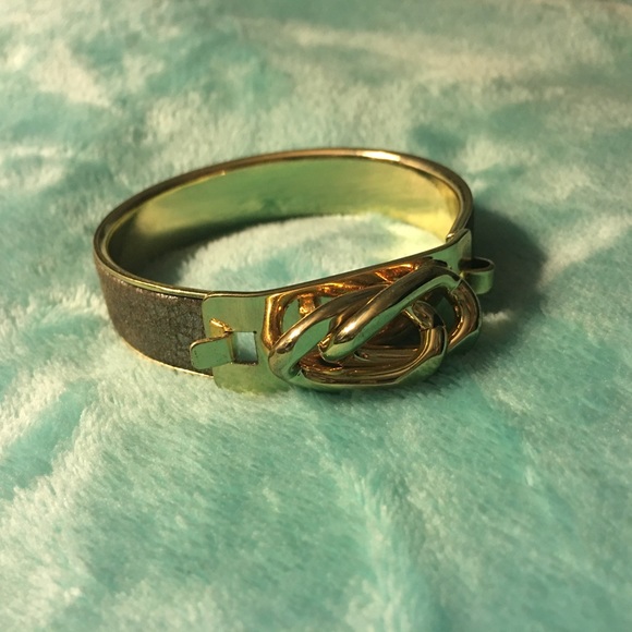 Bracelet - Picture 1 of 2