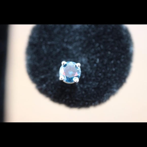 14K White Gold Blue Diamond Stud Earrings - Picture 2 of 4