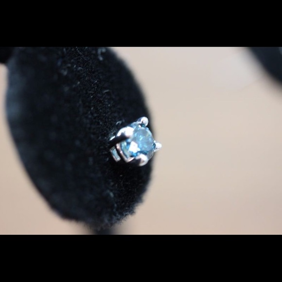 14K White Gold Blue Diamond Stud Earrings - Picture 3 of 4